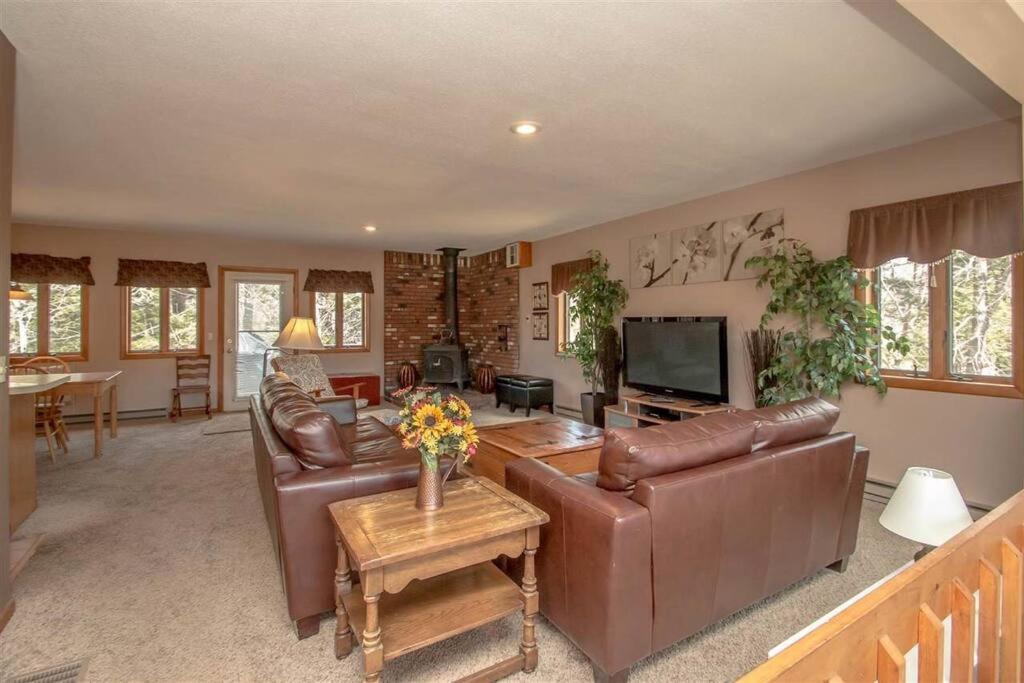 Апартаменти Relaxing Riverside Retreat - Storyland, Attitash, North Conway Бартлетт Екстер'єр фото