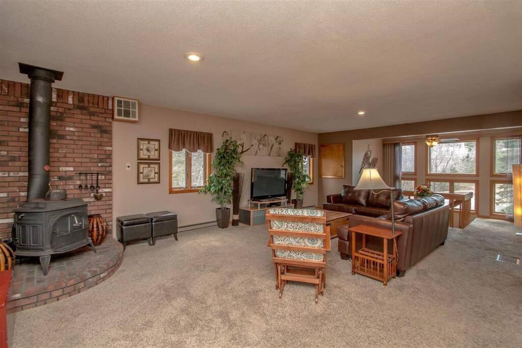 Апартаменти Relaxing Riverside Retreat - Storyland, Attitash, North Conway Бартлетт Екстер'єр фото