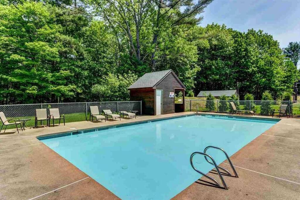 Апартаменти Relaxing Riverside Retreat - Storyland, Attitash, North Conway Бартлетт Екстер'єр фото