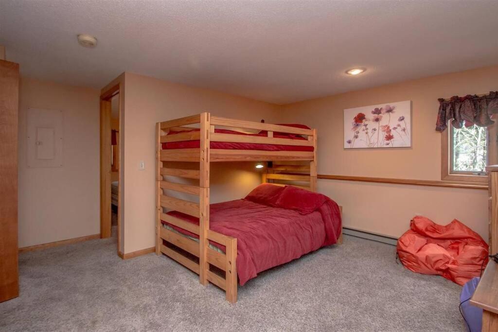 Апартаменти Relaxing Riverside Retreat - Storyland, Attitash, North Conway Бартлетт Екстер'єр фото